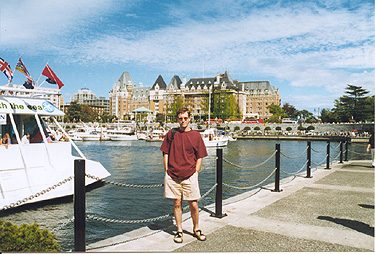 Victoria harbor.JPG (92541 bytes)