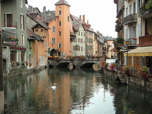 Annecy2.JPG (79063 bytes)