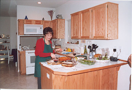 Kitchen3.JPG (39685 bytes)